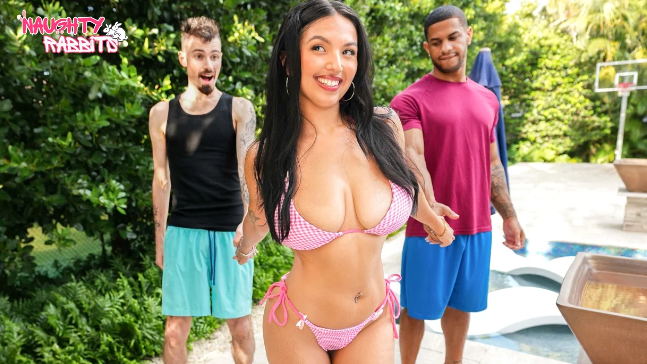 [BigTitsRoundAsses] We Gonna Fuck in a Threesome D’oh! [Ravyn Moore]